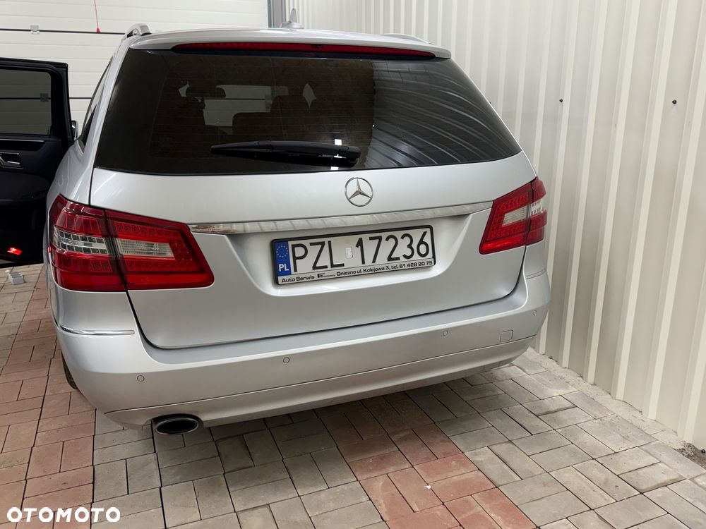 Mercedes-Benz Klasa E 200 CGI BlueEFFICIENCY Automatik Avantgarde - 5