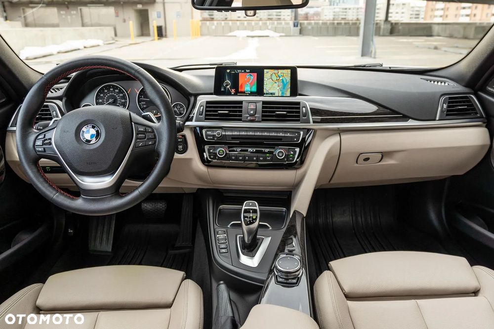 BMW Seria 3 ver-330i-edition-luxury-line-purity - 9