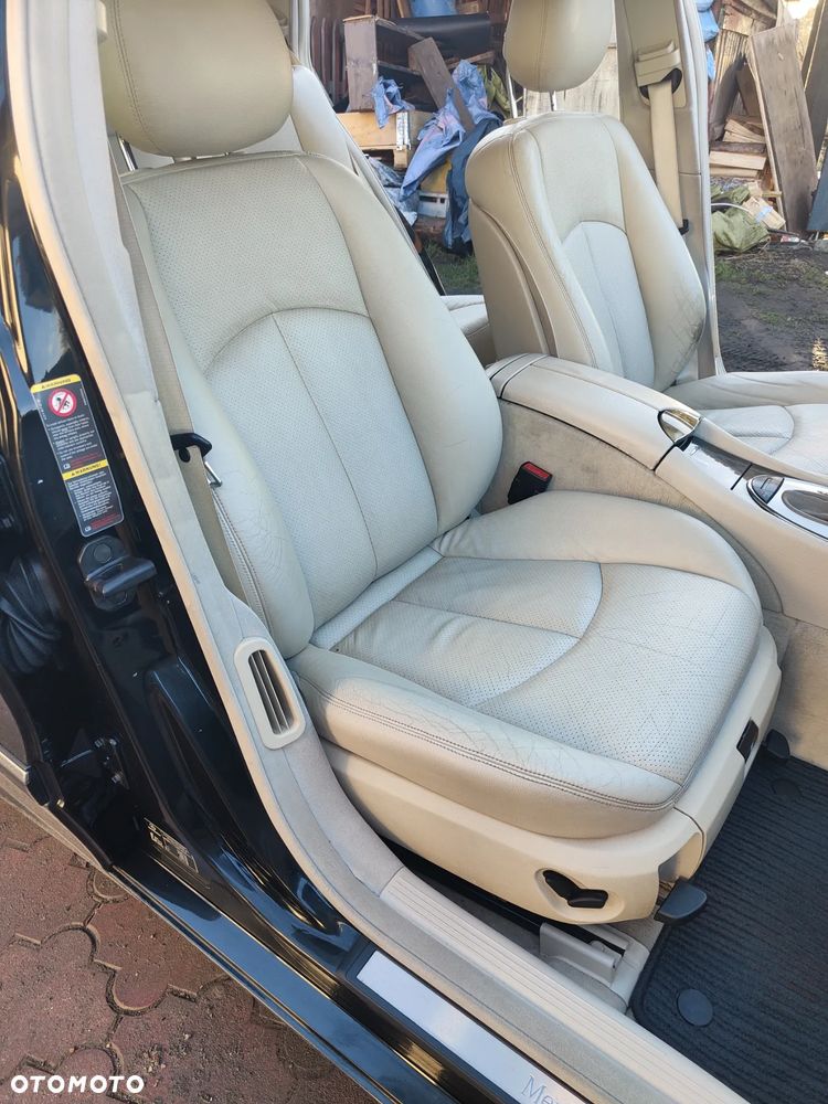 Mercedes-Benz Klasa E 320 T Avantgarde - 22