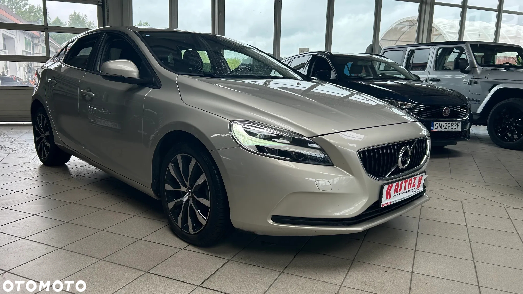 Volvo V40 D2 Drive-E Momentum - 6