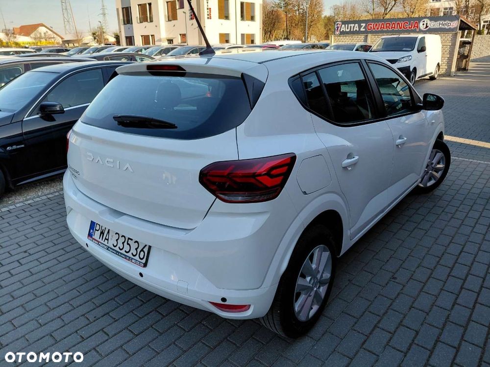 Dacia Sandero - 8