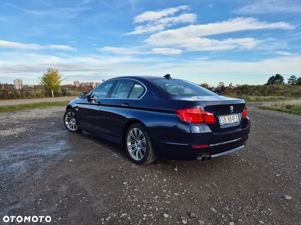 BMW Seria 5 528i - 1