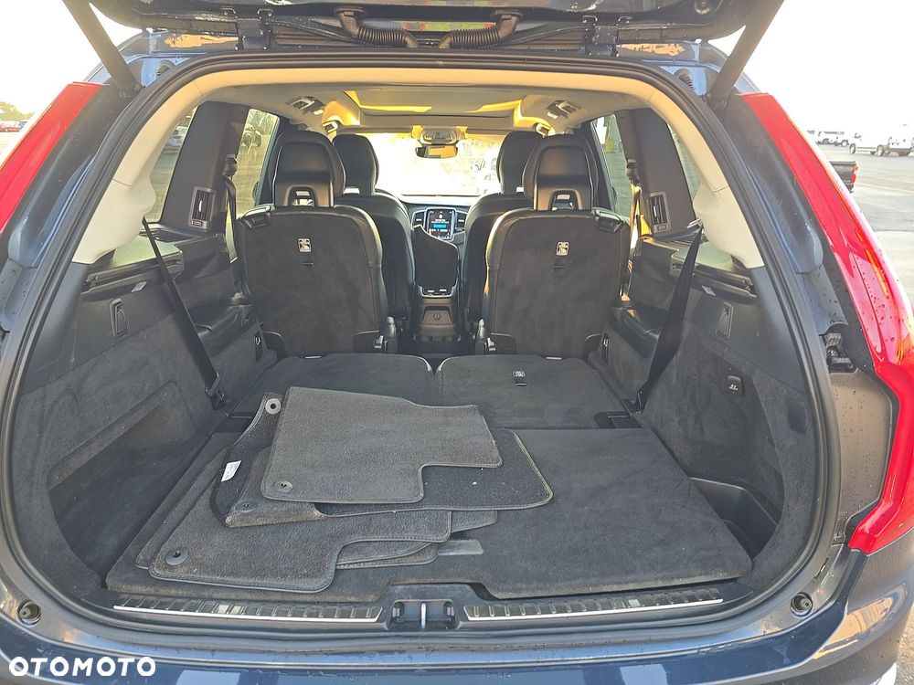 Volvo XC 90 - 16