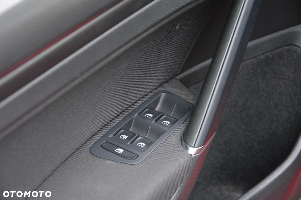 Volkswagen Golf - 19