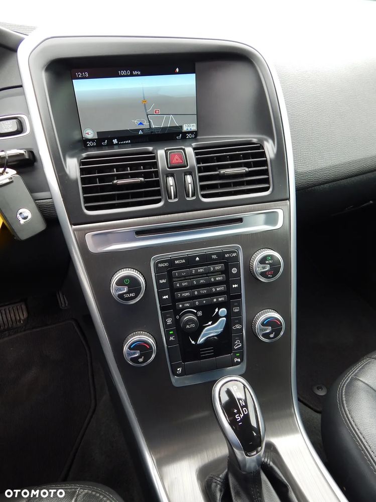 Volvo XC 60 D4 AWD Geartronic Momentum - 14