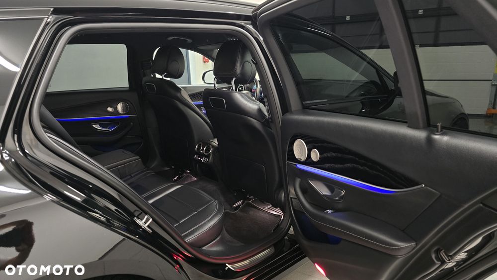 Mercedes-Benz Klasa E 300 de 4Matic T 9G-TRONIC AMG Line - 14