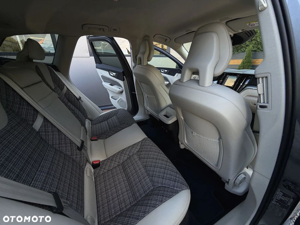 Volvo XC 60 D4 AWD Inscription - 17