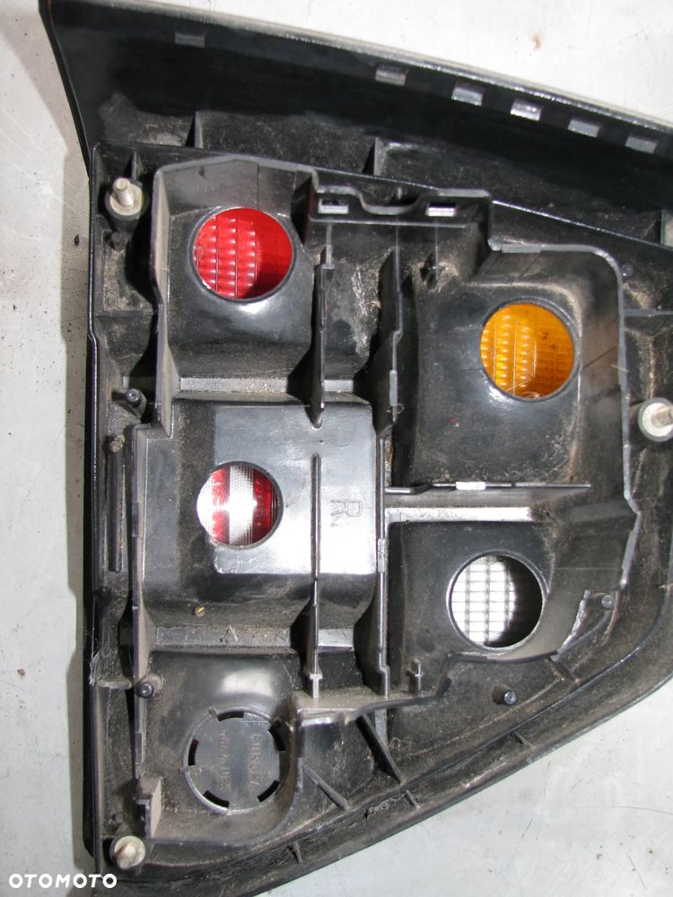 VW GOLF 2 II LAMPA PRAWY TYŁ PRAWA TYLNA 191945112 - 6