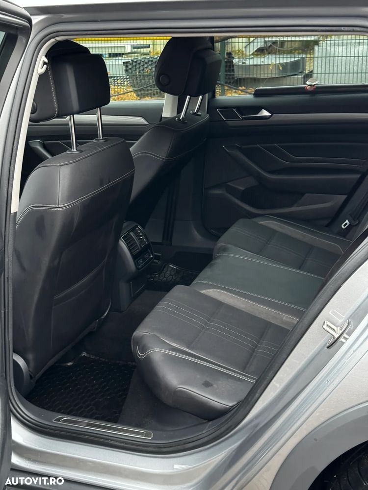 Volkswagen Passat - 13