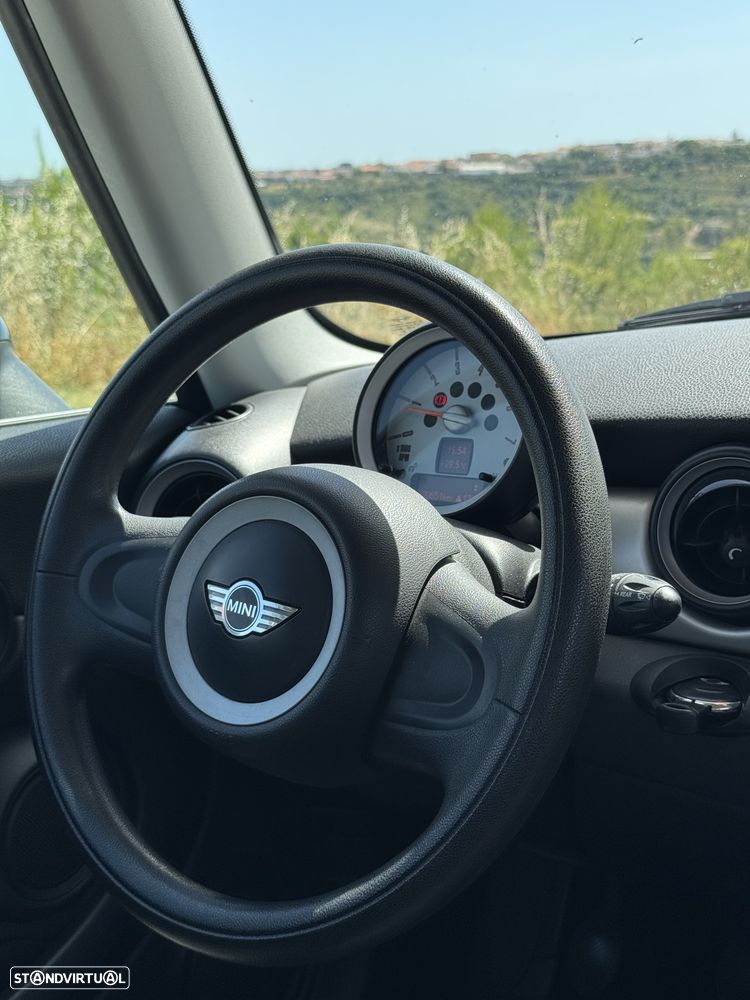 MINI 3 Portas Cooper D - 22
