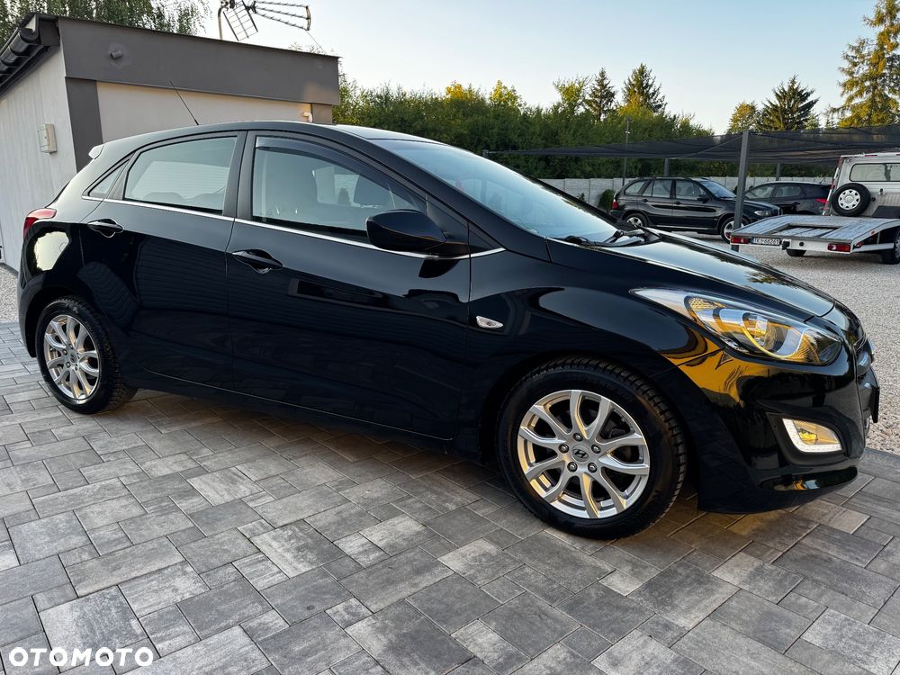 Hyundai i30 blue 1.4 Trend - 15