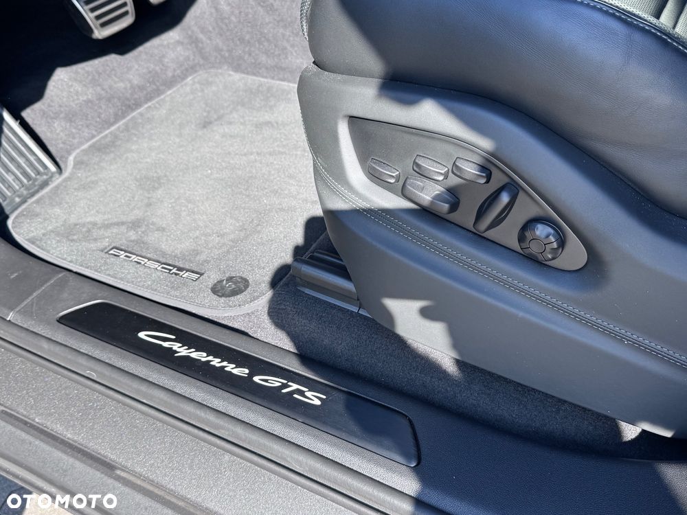 Porsche Cayenne GTS - 20
