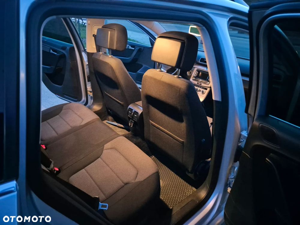 Volkswagen Passat - 17