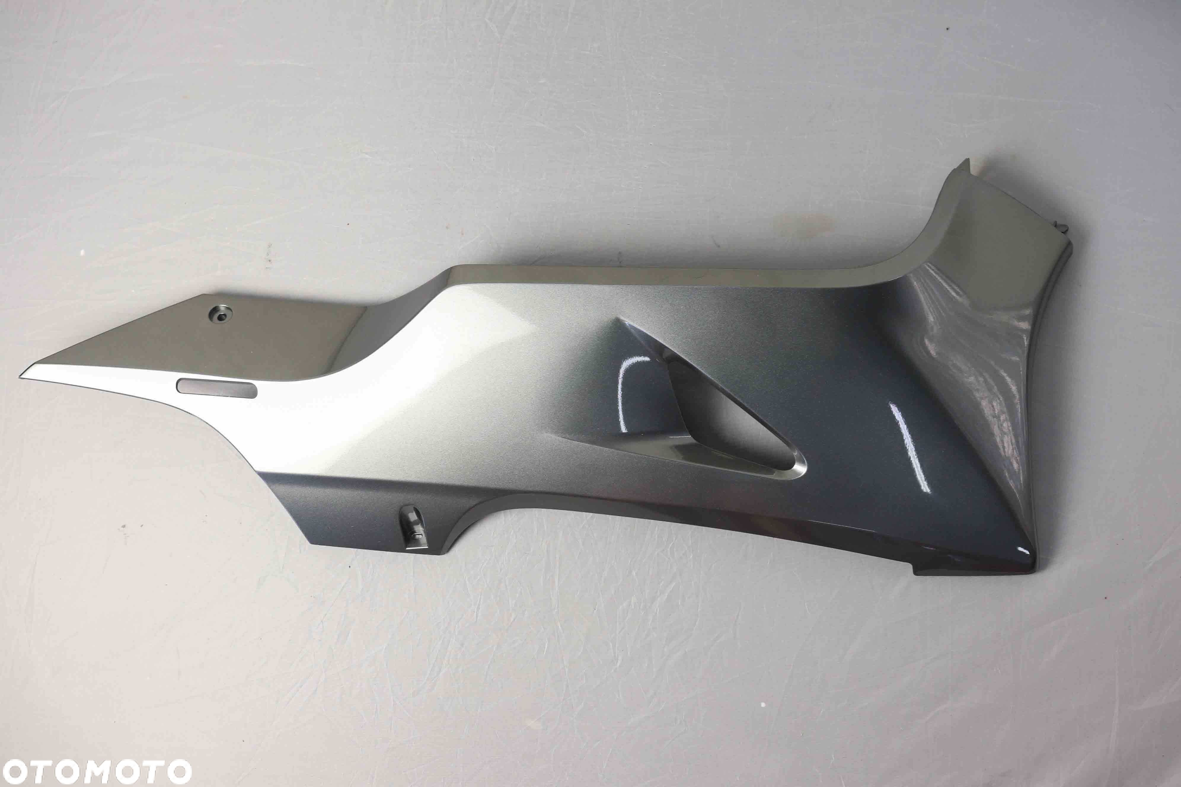 Owiewka Dolna Listwa Płoza Podłoga Prawa Honda SWT400 Silver WIng 04' - 1