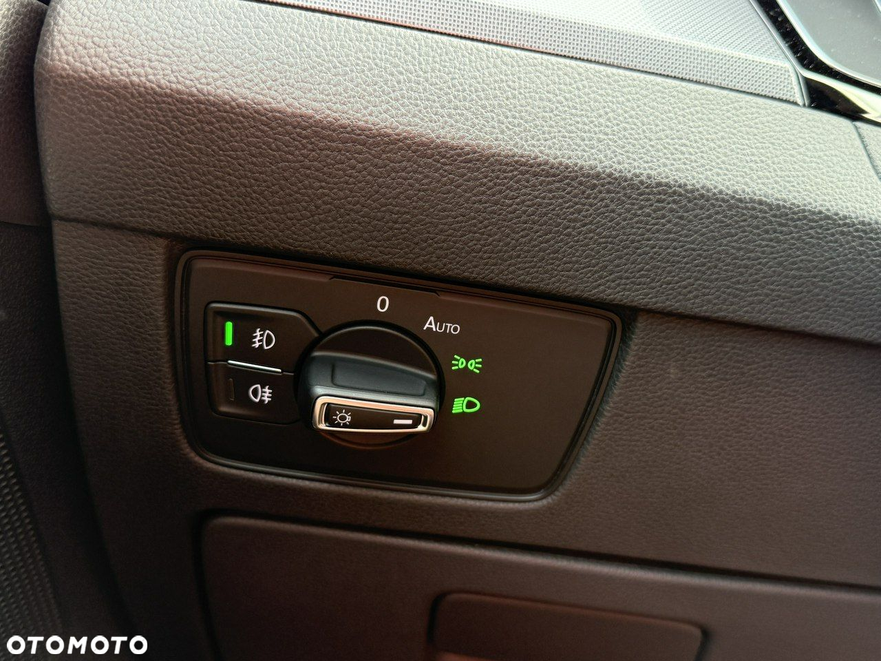 Volkswagen Passat - 29