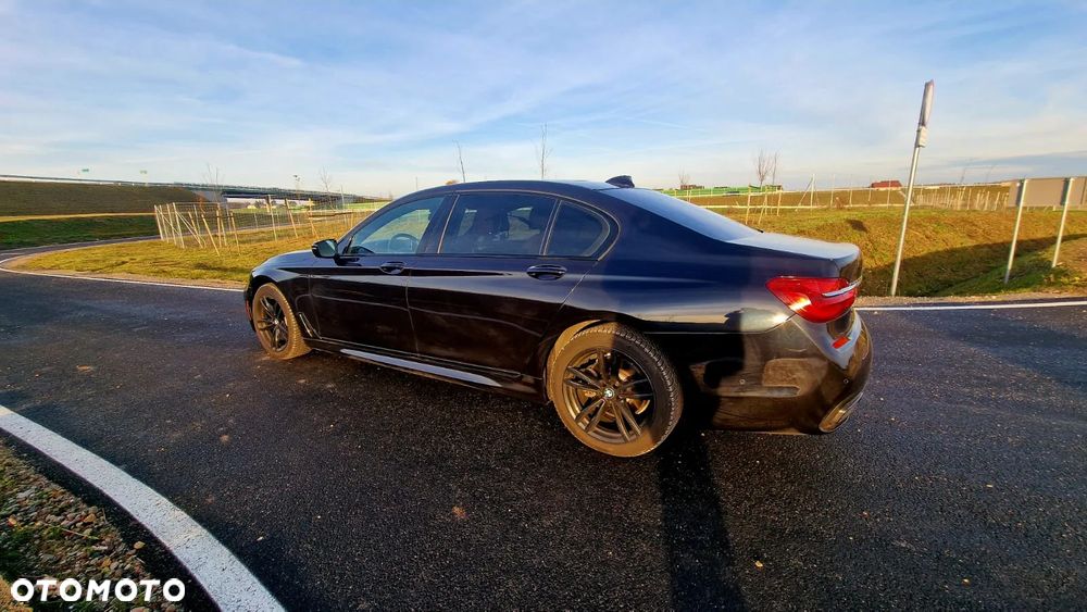 BMW Seria 7 740Li xDrive - 12