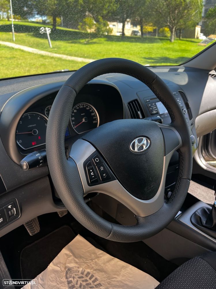 Hyundai i30 1.6 CRDI Blue Comfort CPF - 8