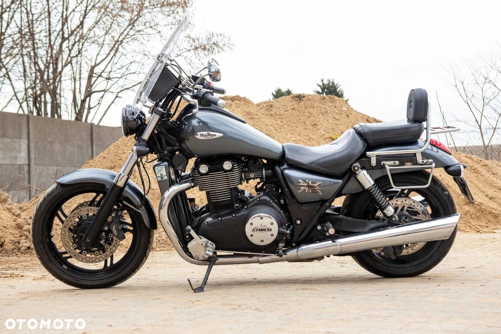 Triumph Thunderbird - 9
