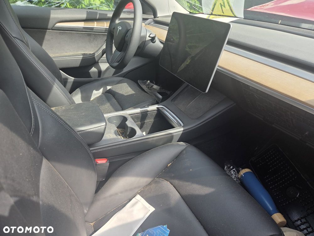 Tesla Model 3 - 18