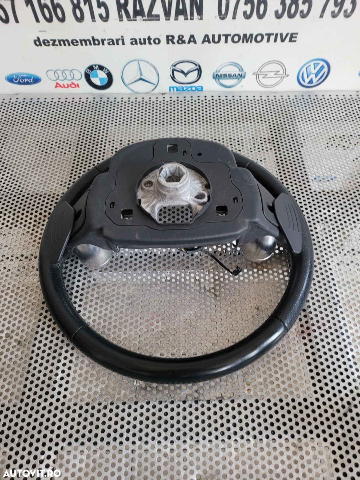 Volan Din Piele Cu Padele Si Comenzi Land Rover Range Rover Sport L494 Discovery Vogue An 2014-2015 - 6