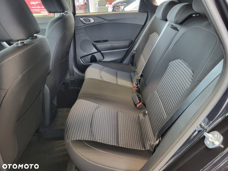 Kia Ceed - 25