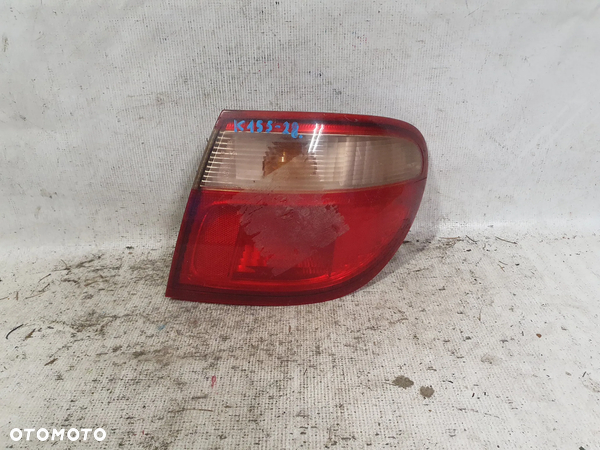 * LAMPA TYLNA PRAWA TYŁ PRAWO NISSAN ALMERA N16 SEDAN