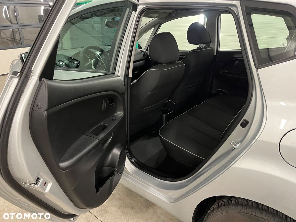 Kia Venga 1.4 CRDi 90 Business Line - 13