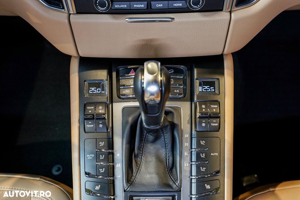 Porsche Macan - 27