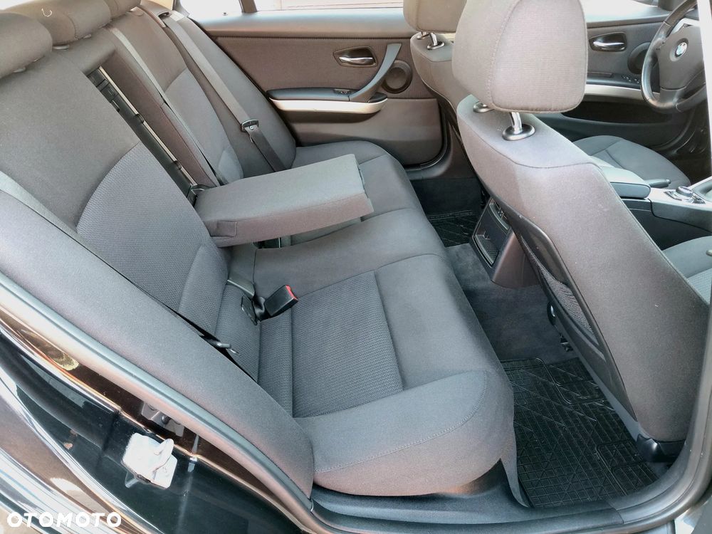 BMW Seria 3 320d DPF Edition Sport - 20