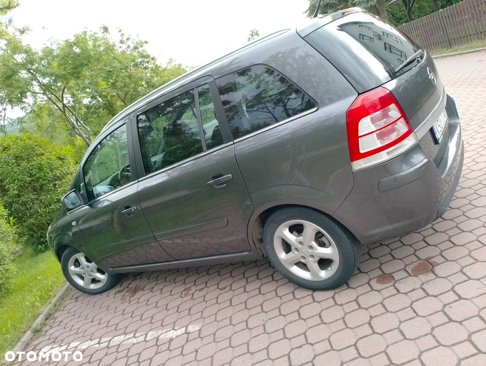 Opel Zafira - 8
