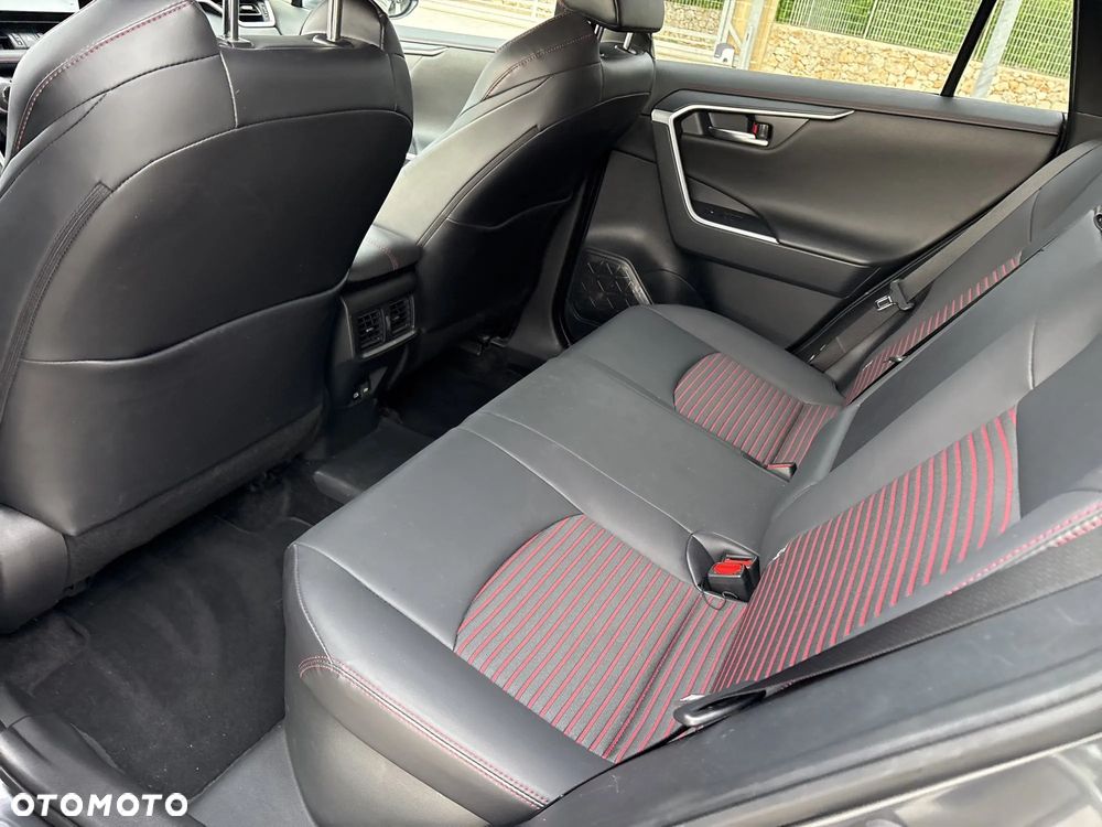Toyota RAV4 - 6