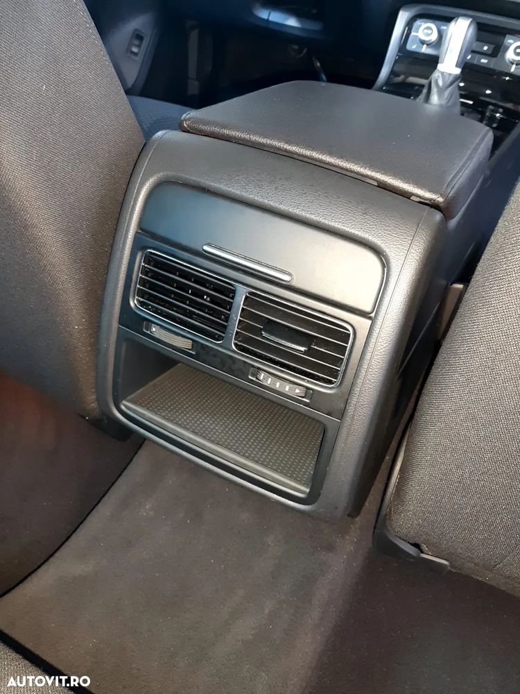 Volkswagen Touareg - 11
