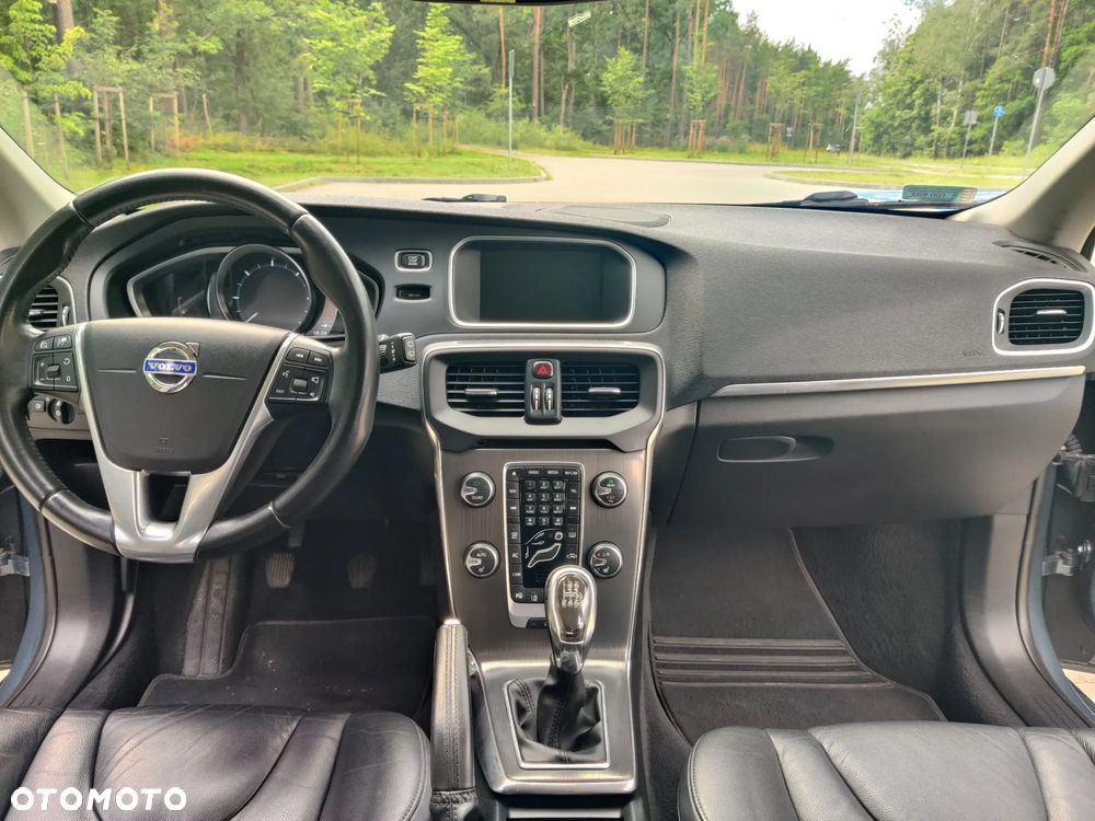 Volvo V40 D4 Summum - 9