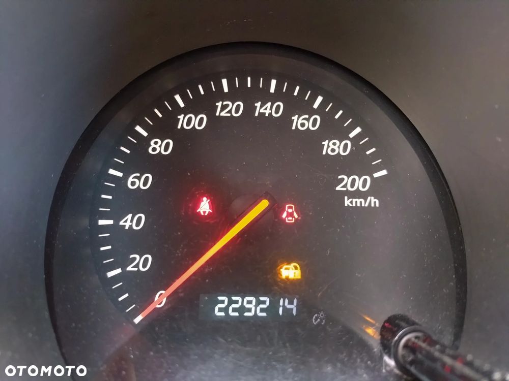 Suzuki Grand Vitara 2.0 Comfort - 22