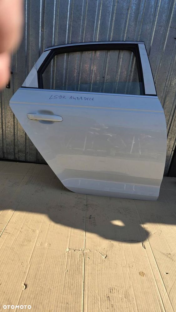 drzwi prawy tyl sedan audi a4 b9 8w ls9r kompletne - 2