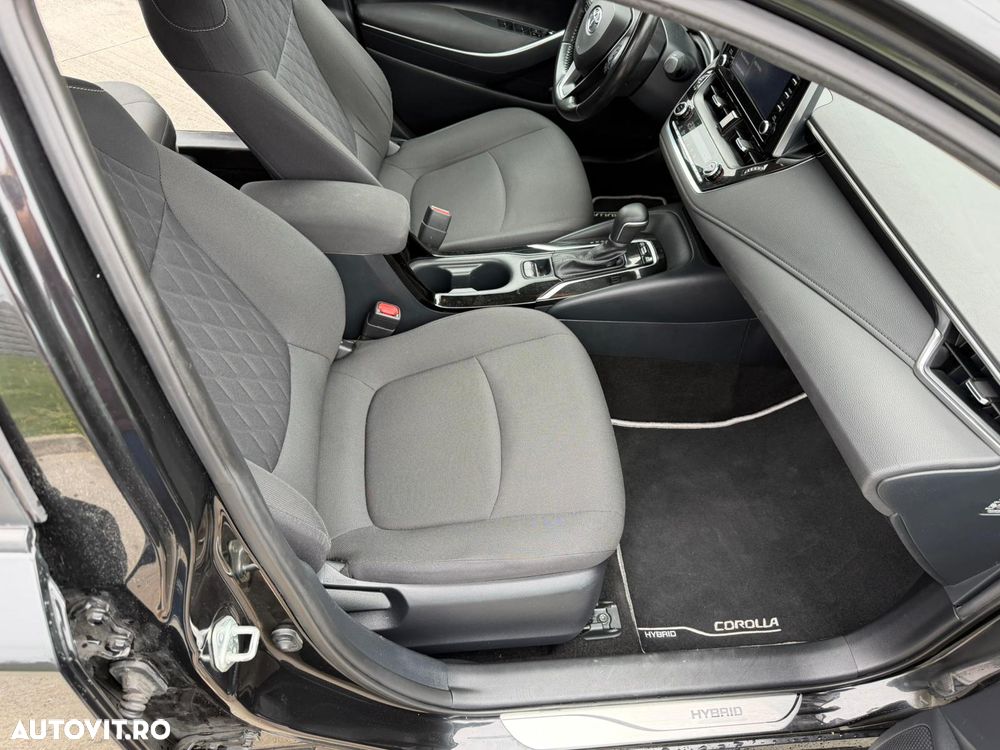 Toyota Corolla 1.8 HSD Business - 11