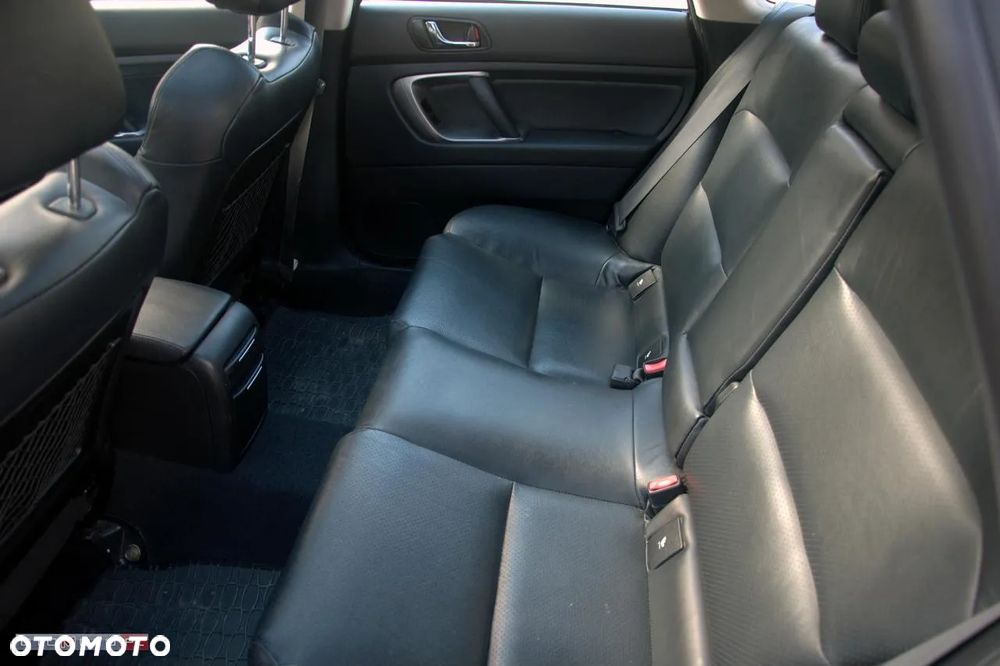 Subaru Legacy SW 2.0i MT - 4