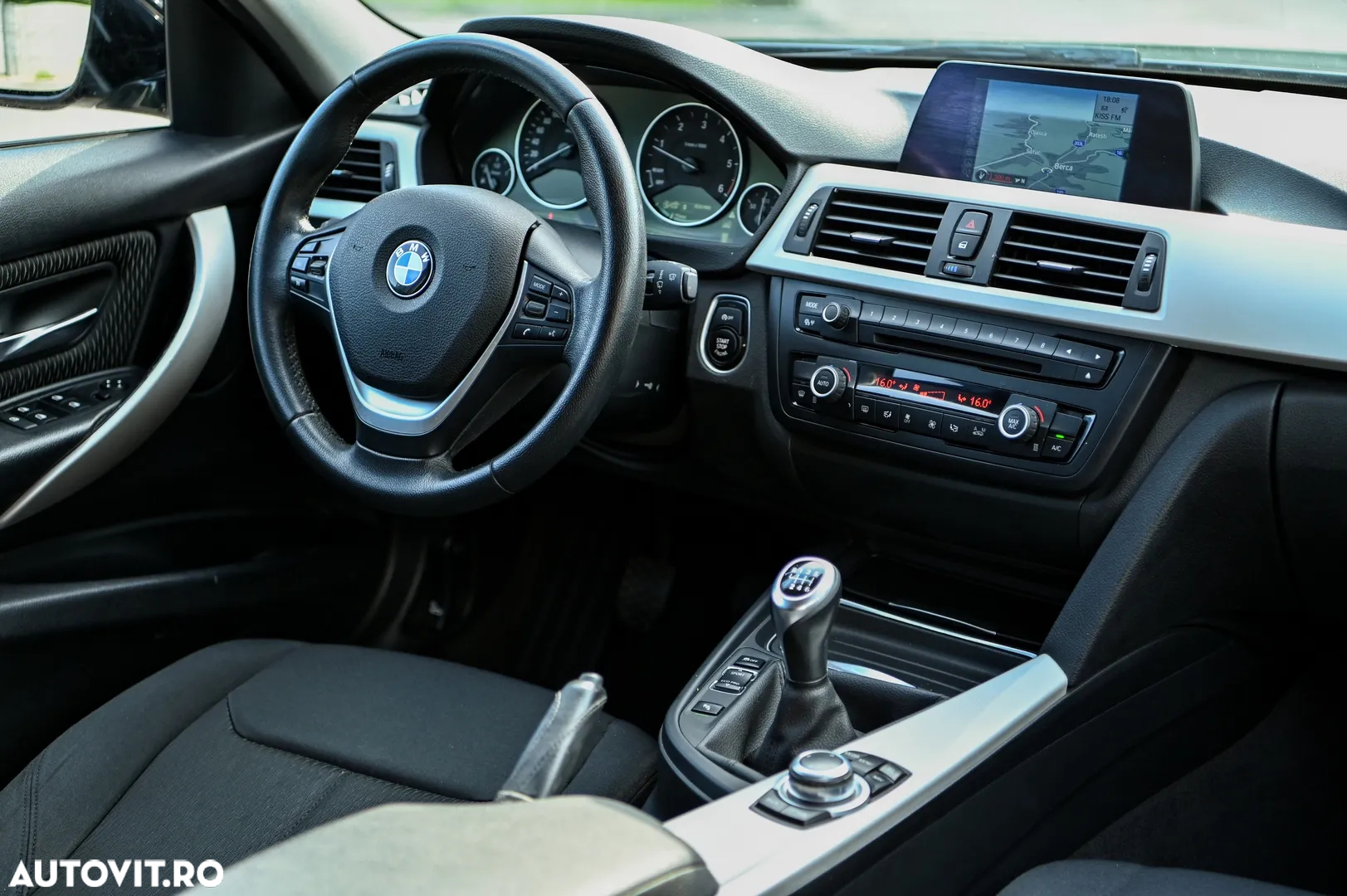 BMW Seria 3 320d Touring - 13