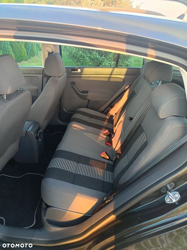 Volkswagen Golf Plus - 17