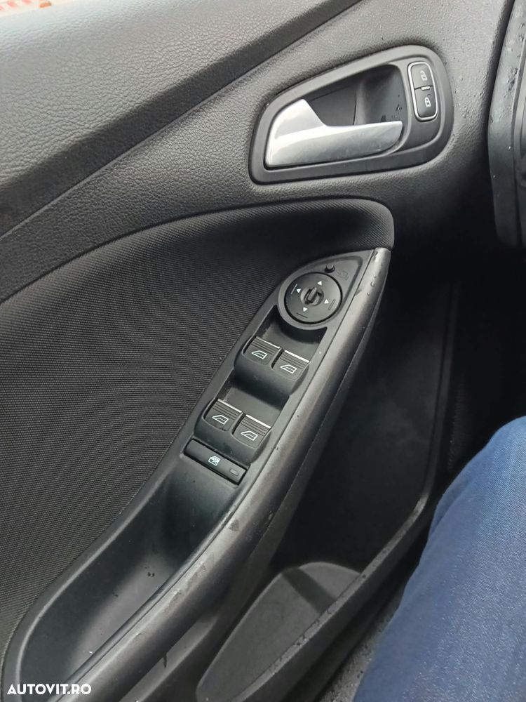 Ford Focus - 9