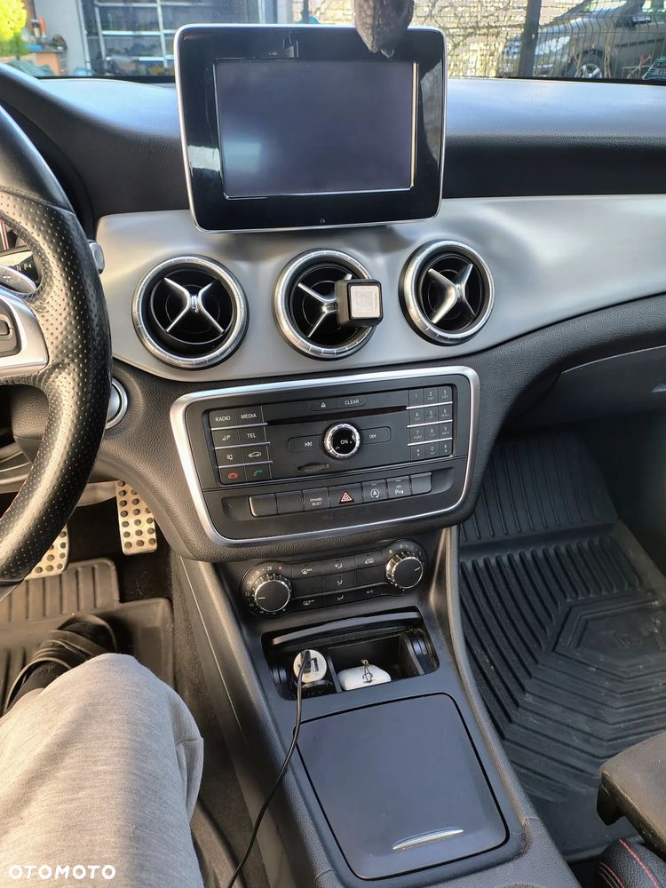 Mercedes-Benz CLA 200 7G-DCT AMG Line - 7