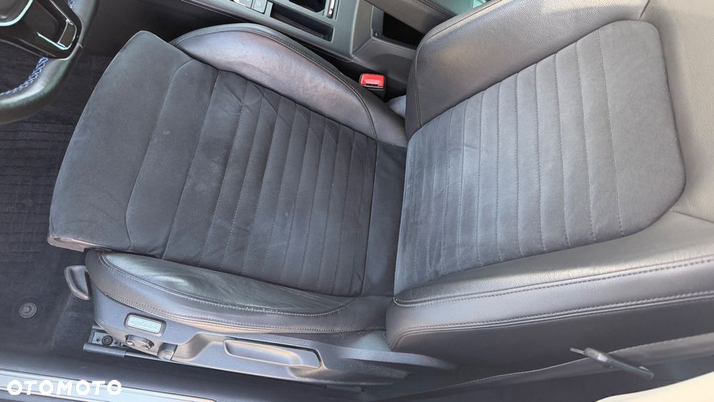 Volkswagen Passat - 12