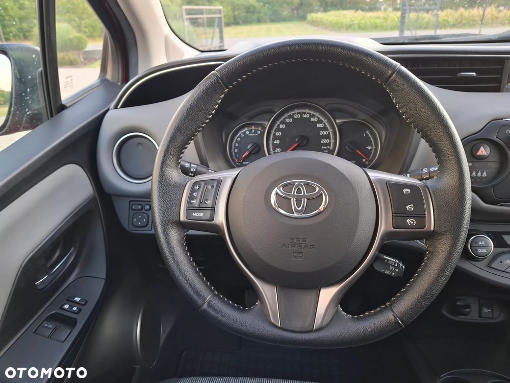 Toyota Yaris 1.33 VVT-i Executive - 25