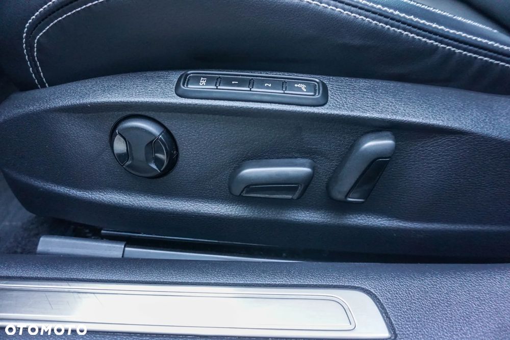 Volkswagen Passat 2.0 TSI 4Mot Elegance DSG - 27