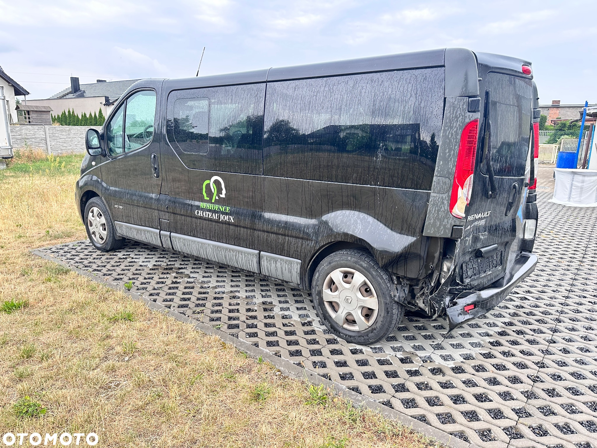 Renault Trafic 2.0 dCi 115 FAP Grand Passenger Black Edition - 4