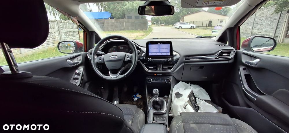 Ford Fiesta - 12