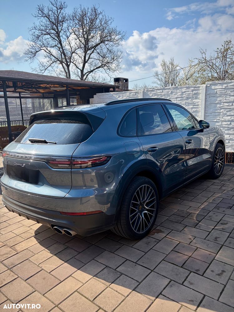 Porsche Cayenne S - 5