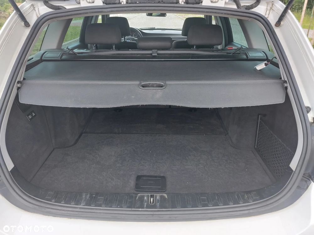 BMW Seria 3 - 38
