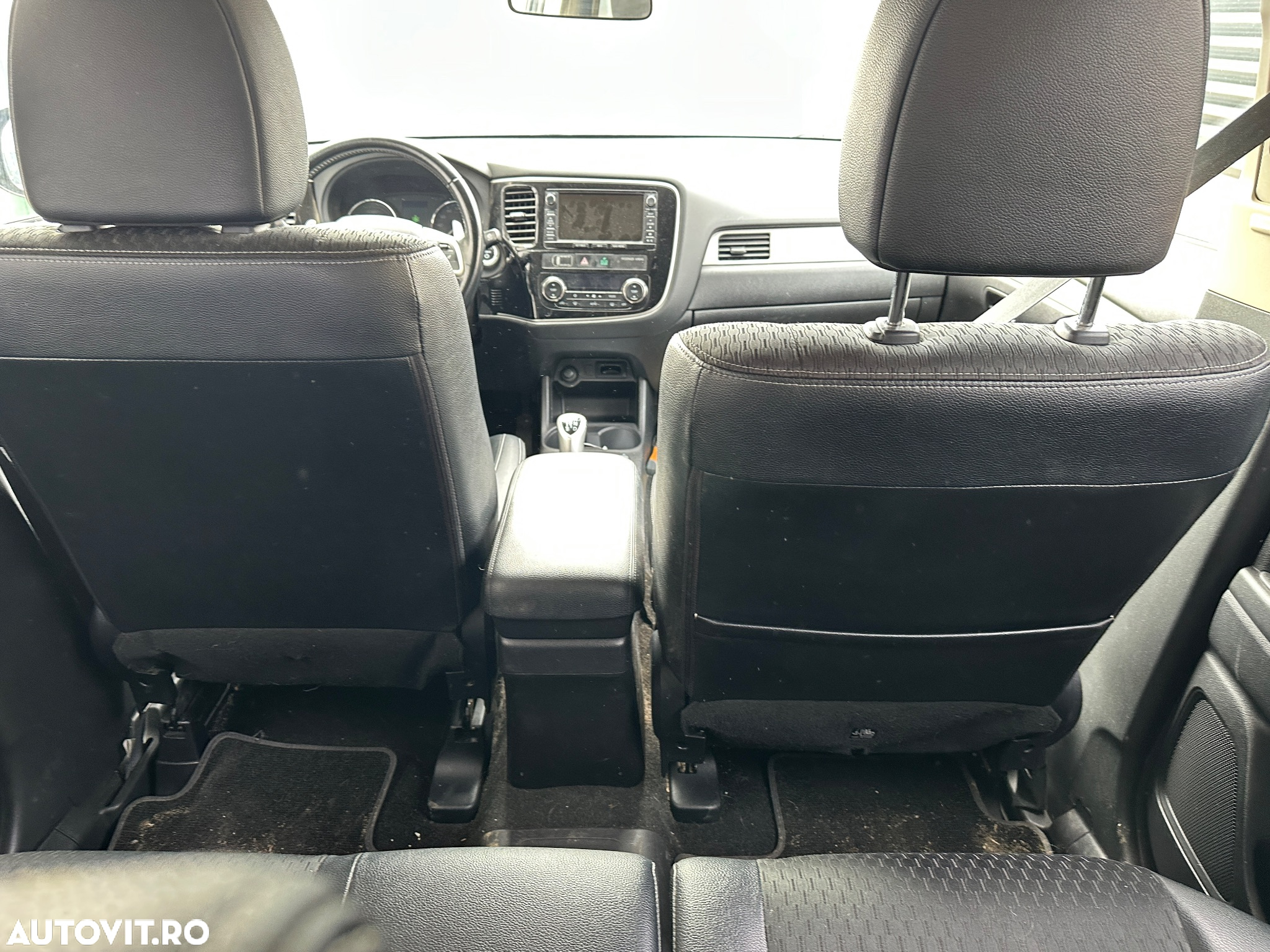 Mitsubishi Outlander 2.0 4WD Plug-In Hybrid Plus - 6