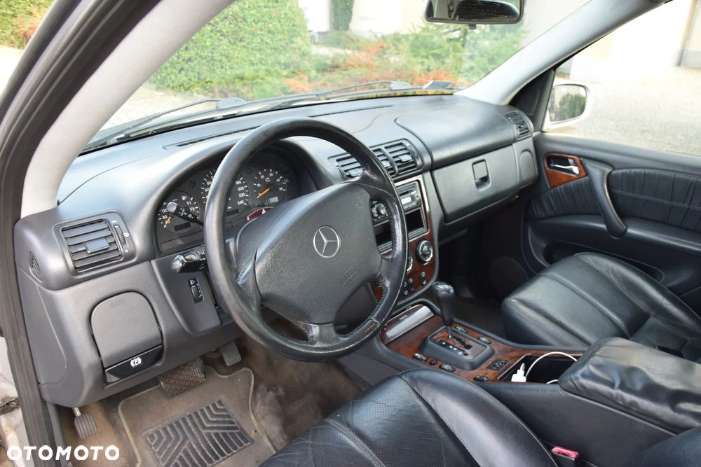 Mercedes-Benz ML - 12